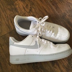Men’s Nike Air Force 1 8.5 White/Gray